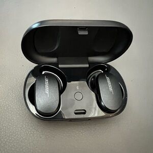 Bose Quiet Comfort Earbuds, gently used, great condition.